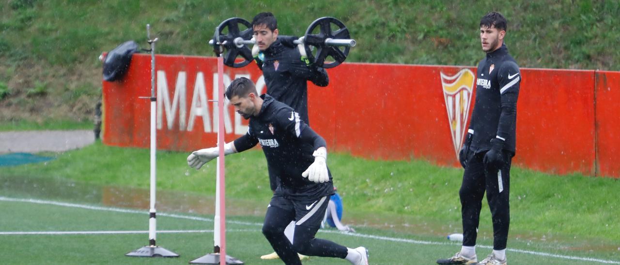 Cuéllar, Mariño, y Joel Jiménez, en Mareo.