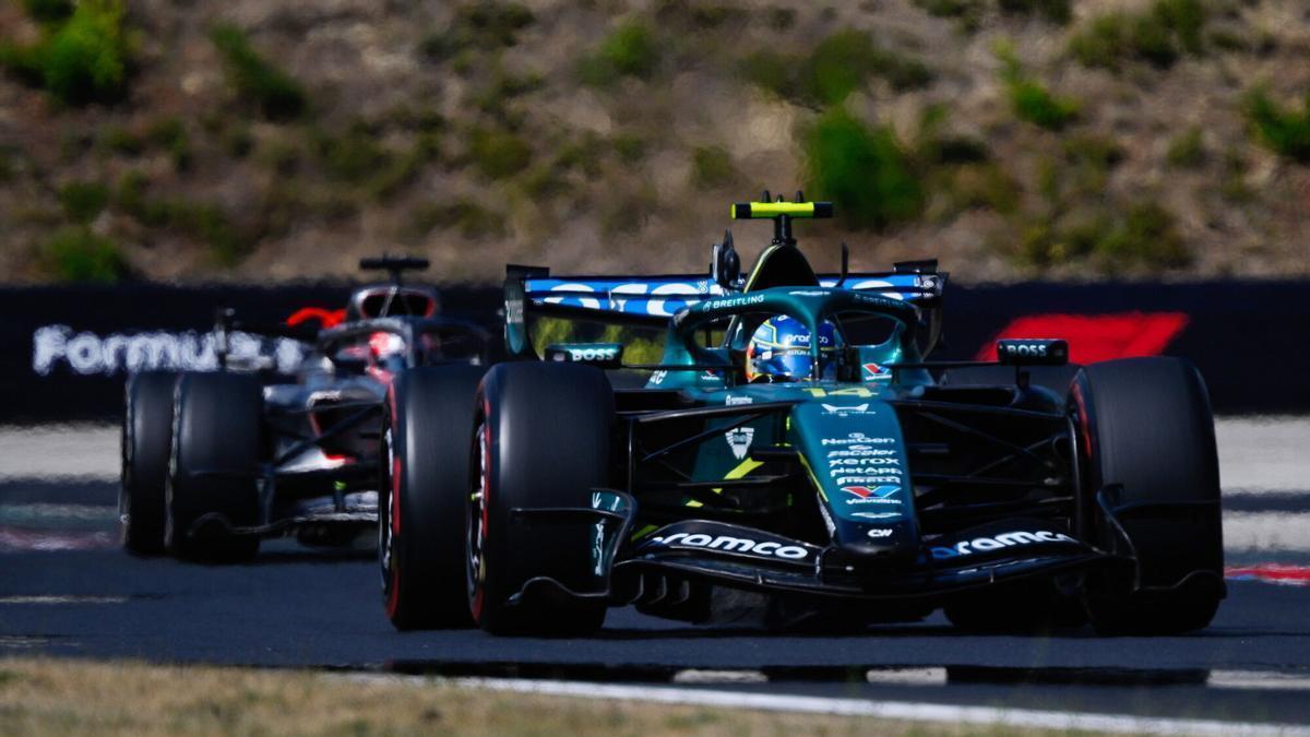Mogyorod (Hungría), 26/07/2026.- El español Fernando Alonso (Aston Martin), doble campeón del mundo de Fórmula Uno, que acabó decimocuarto el Gran Premio de Hungría, el undécimo del Mundial, en el Hungaroring, el circuito de las afueras de Budapest. EFE/EPA/Boglarka Bodnar. PROHIBIDO SU USO EN HUNGRÍA