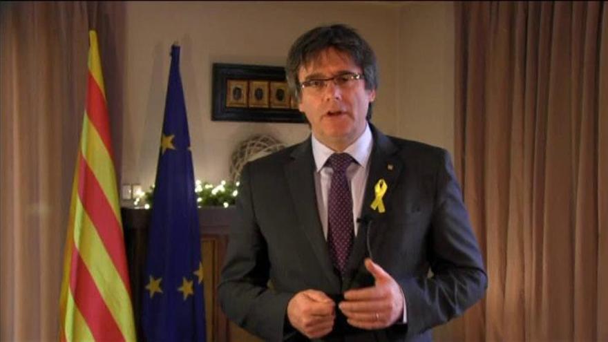 Puigdemont exige a Rajoy "aceptar" el 21-D y empezar "la era de la negociación"