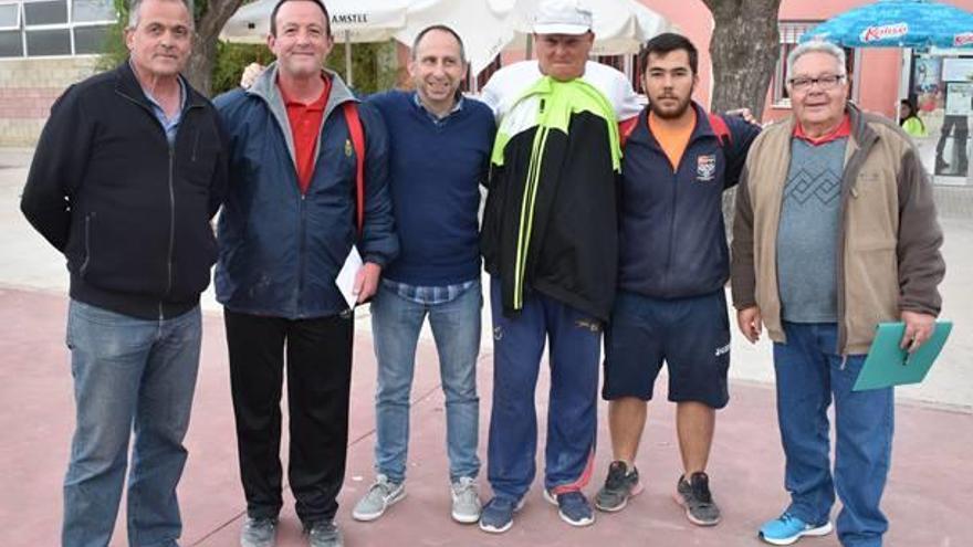 Un equipo de Elda vence en el torneo de petanca de Carlet