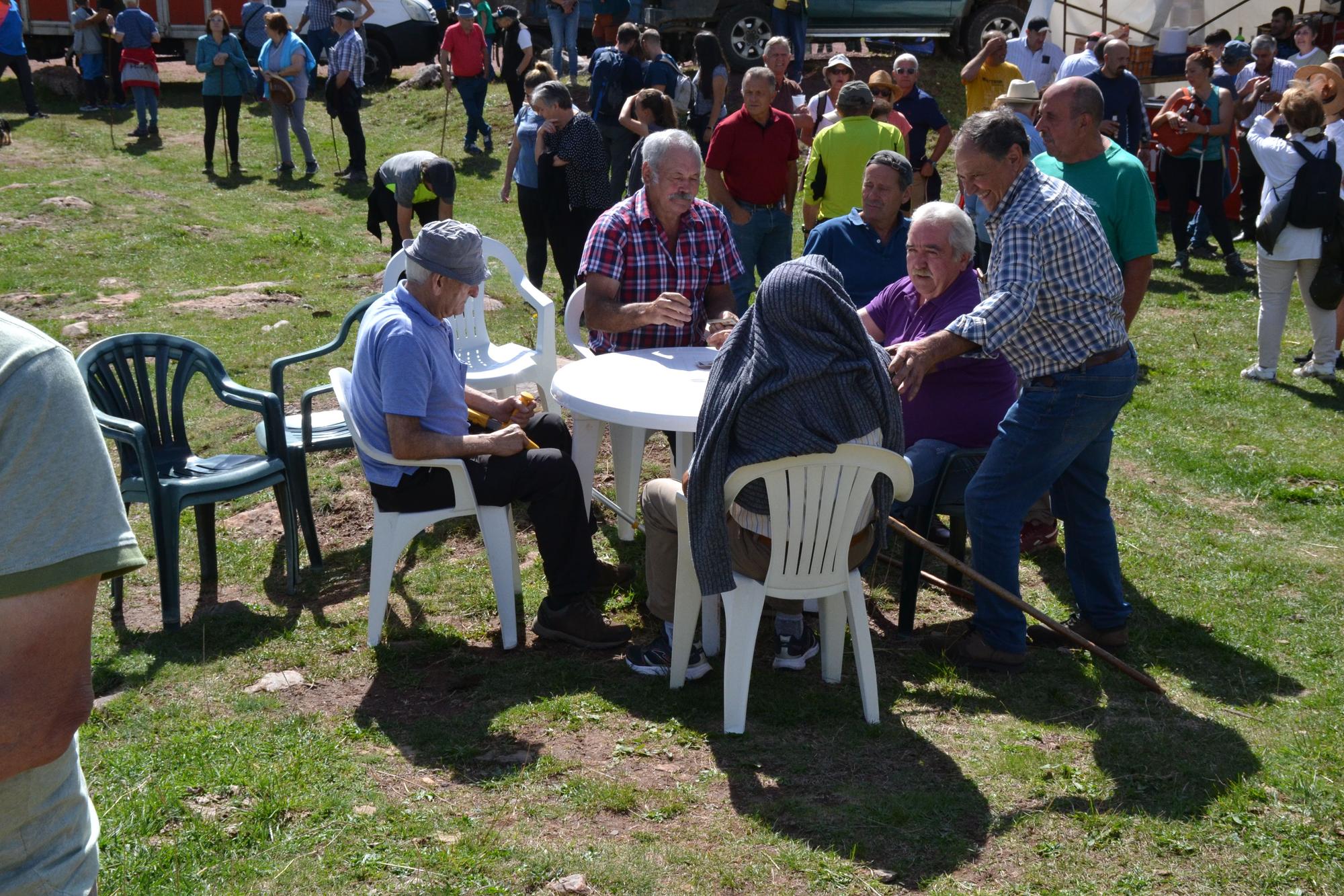 Romería de la trashumancia: así fue la XII edición del homenaje a los pastores en Saliencia (Somiedo)