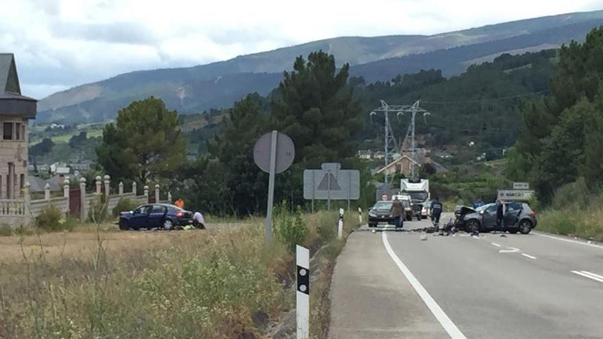 Colisión entre dos turismos en O Barco