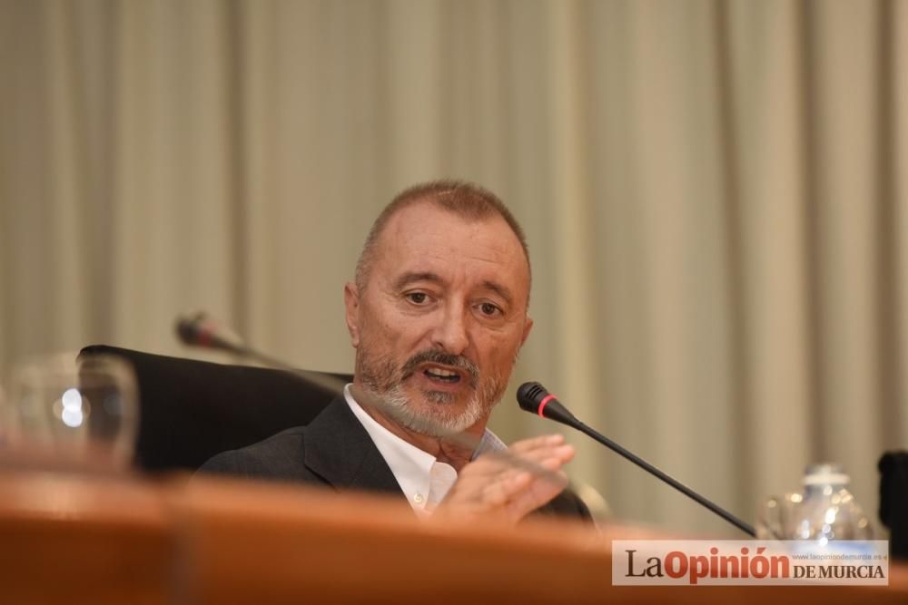 Conferencia de Arturo Pérez Reverte en la UMU