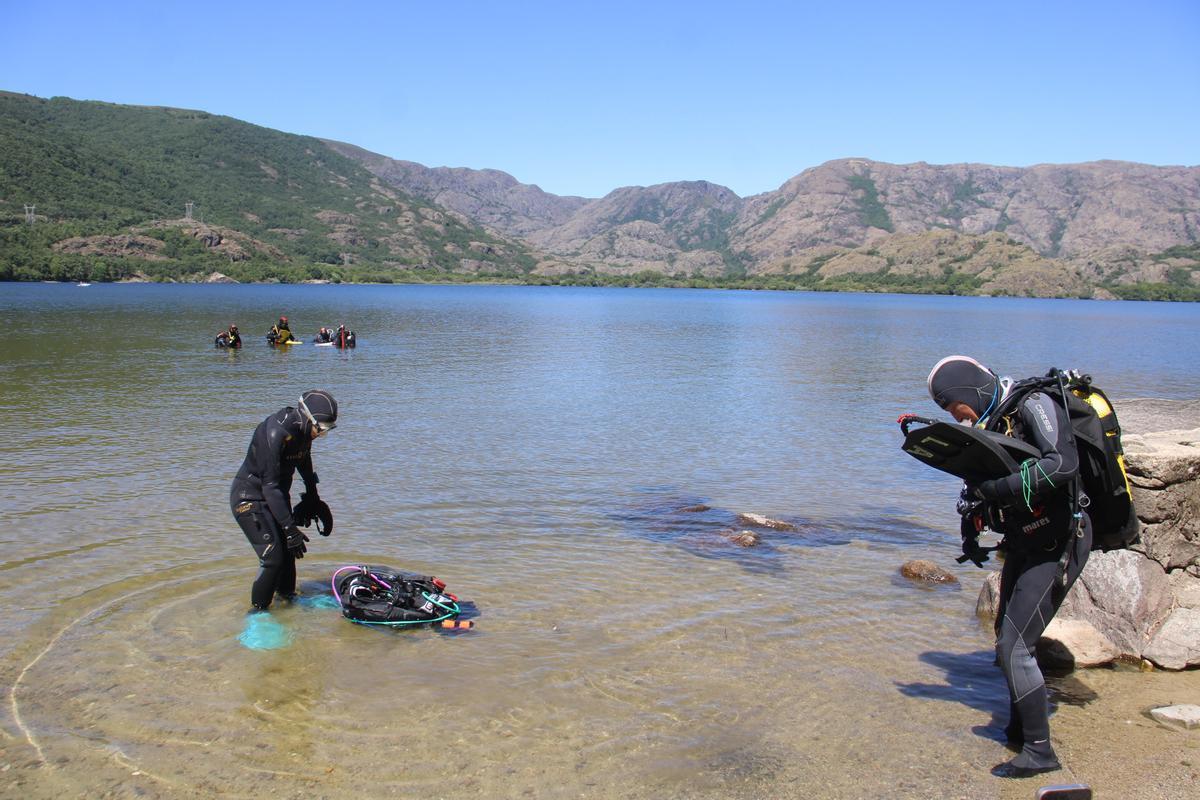 GALERÍA | Campaña de limpieza en el Lago de Sanabria