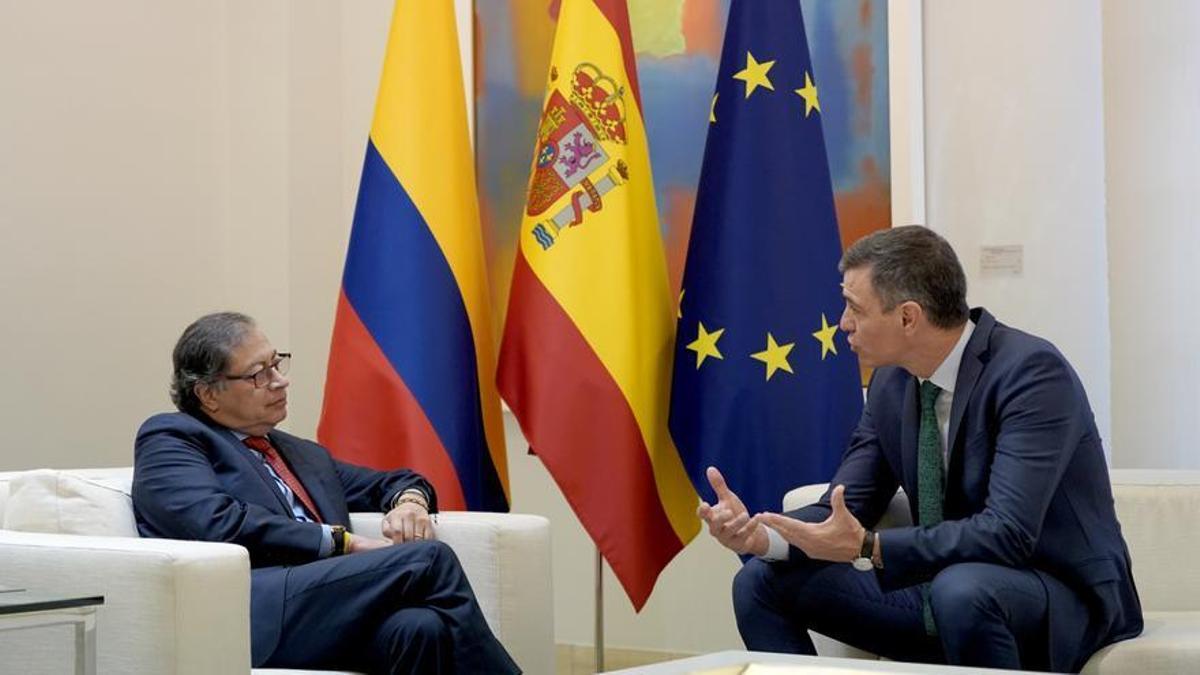 Pedro Sánchez y Gustavo Petro, presidente de Colombia, en el palacio de la Moncloa.