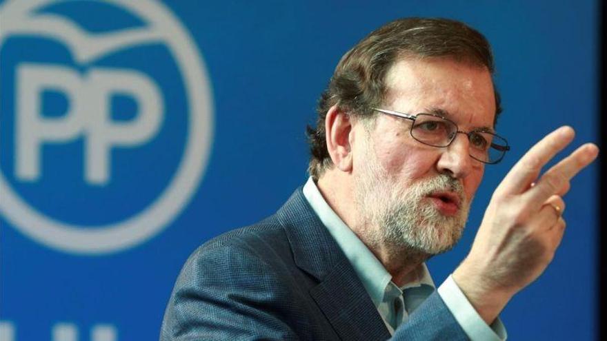 Rajoy se revuelve contra el PSOE por las pensiones