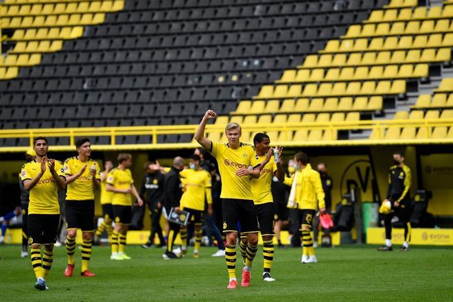 Las imágenes del Borussia Dortmund-Schalke 04, primer partido tras la pandemia.