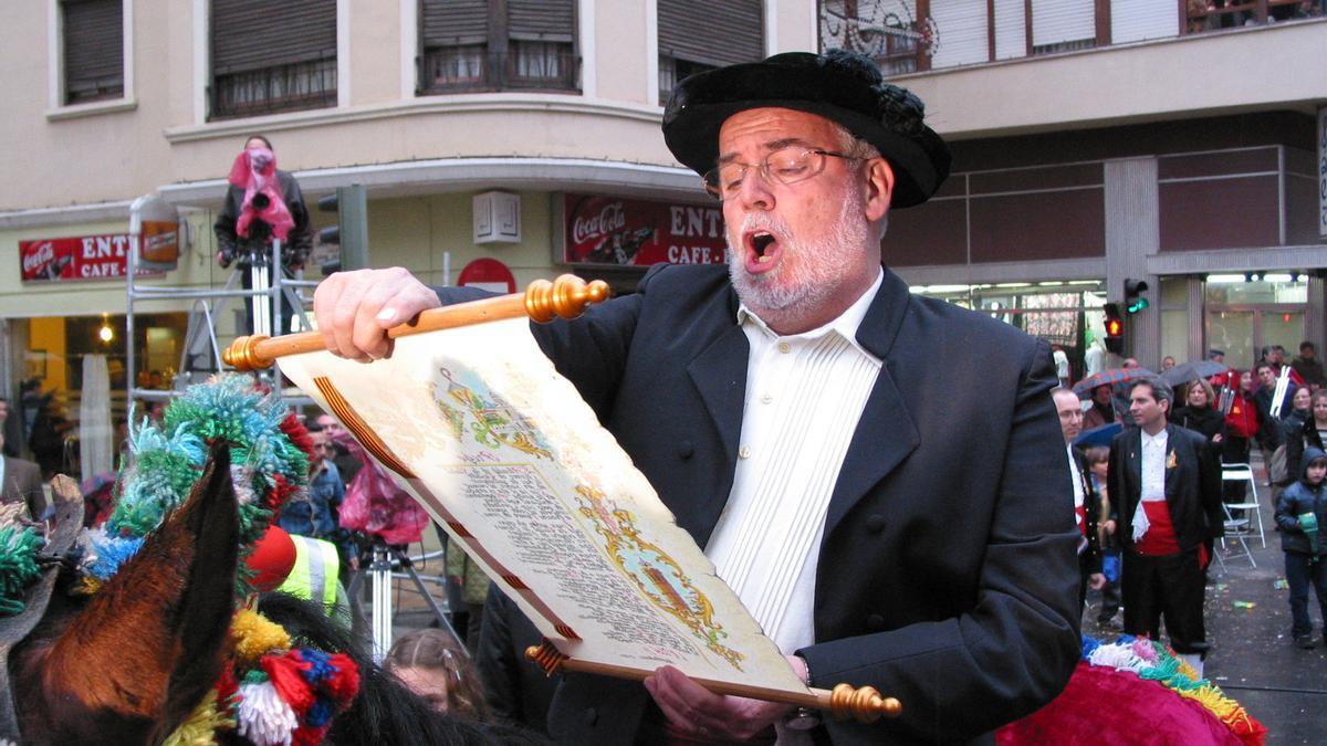 Joan Prades, el 'Xato' Prades, cantando el Pregó, en una fotografía de archivo.