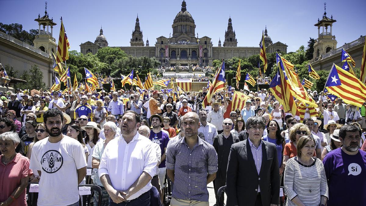 Dos de cada tres catalans manifesten la seva intenció de participar en la consulta.
