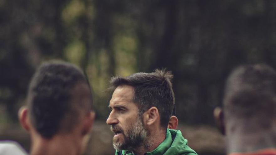 Abel Segovia deja de entrenar en Colombia