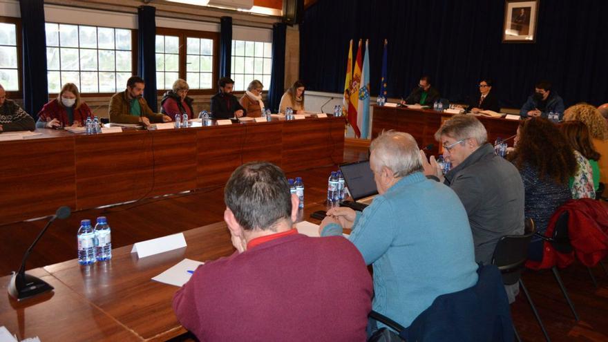 La corporación municipal de Mos durante el último pleno, en el que se aprobó el plan parcial.