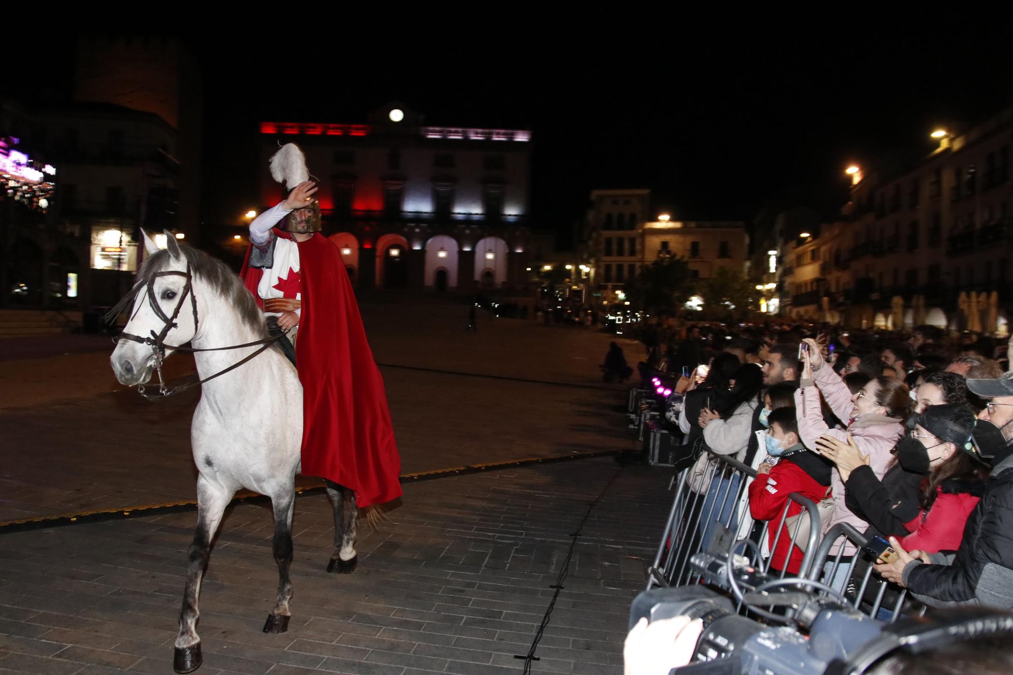 El desfile de San Jorge y la quema del dragón, en imágenes