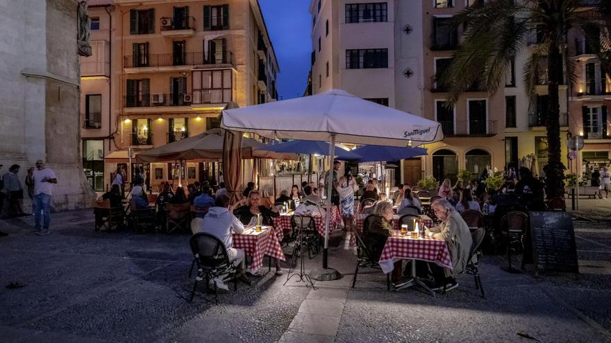 Cort roba las plazas de Palma