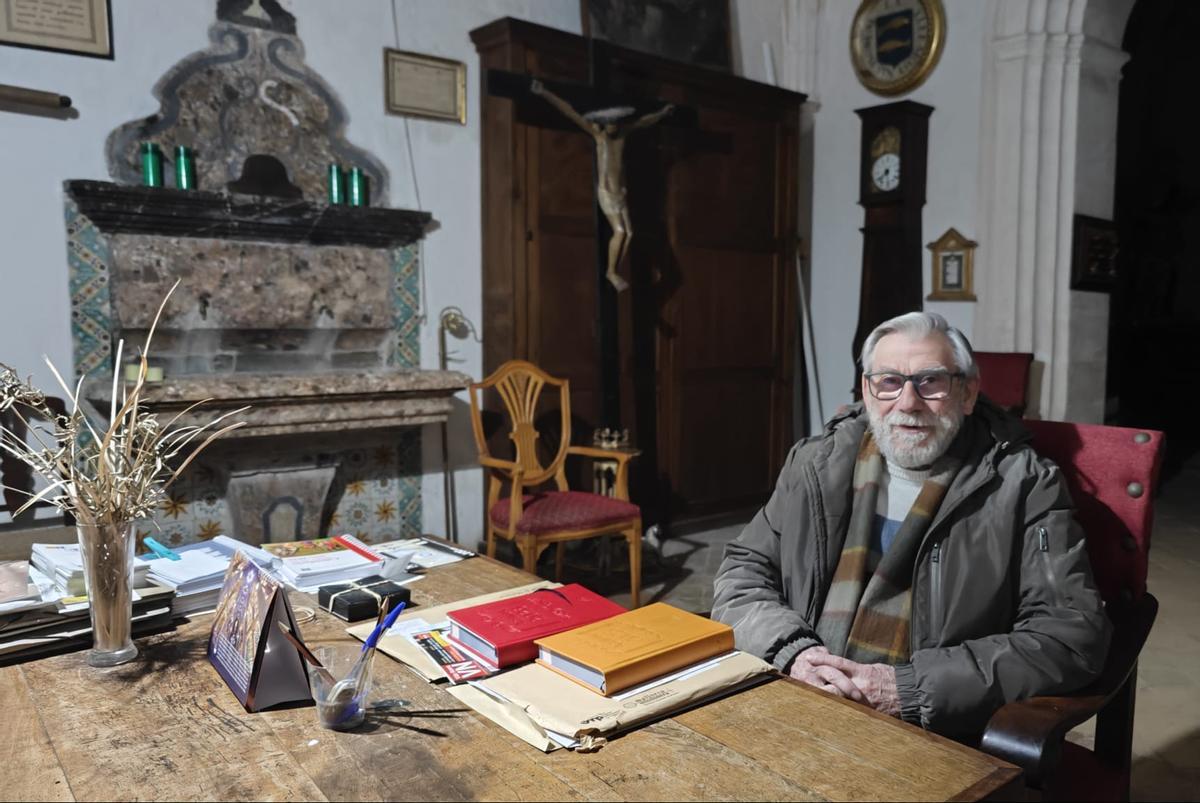 Pere Gerard Bestard, en la sacristía.