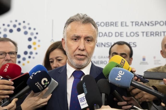 28.01.20. Las Palmas de  Gran Canaria. Cumbre sobre el transporte y la movilidad de los territorios extrapeninsulares. Presidencia del Gobierno de Canarias. Foto Quique Curbelo