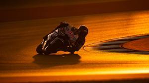 Marc Márquez, durante la primera jornada de test en el circuito de Losail, en Qatar