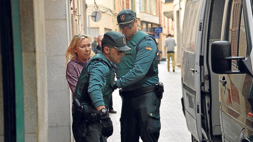 La Guardia Civil traslada ayer a Svetlana B. ante la juez de guardia de Manacor.