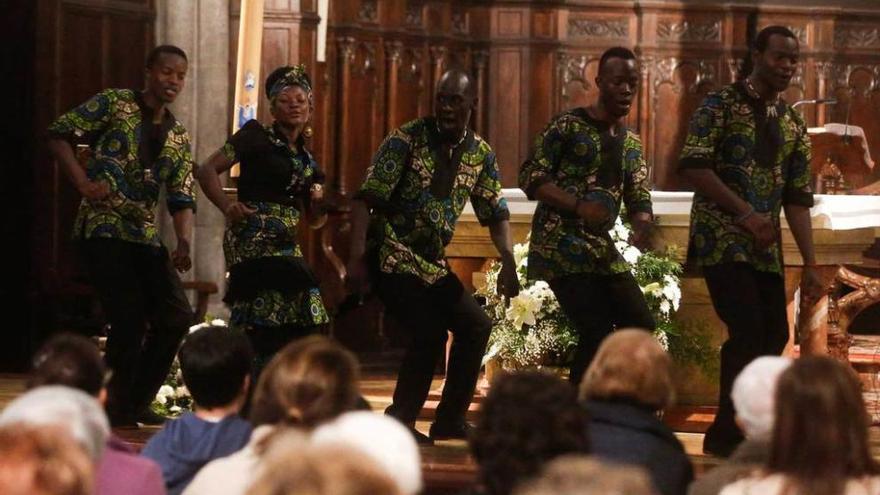 Un momento del concierto, ayer, en la iglesia de Santo Tomás de Cantorbery.