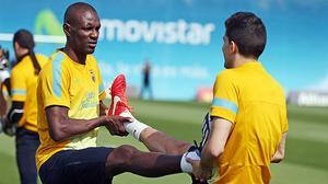 Els blaugranes que van jugar davant l’equip francès, {salvo} Messi, han realitzat una sessió suau de recuperació.