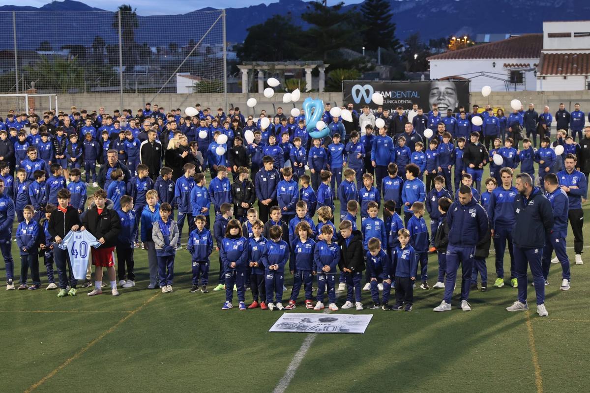 Dolor en el estadio de Sueca por el fallecimiento de un compañero y amigo Dolor en el estadio de Sueca por el fallecimiento de un compañero y amigo