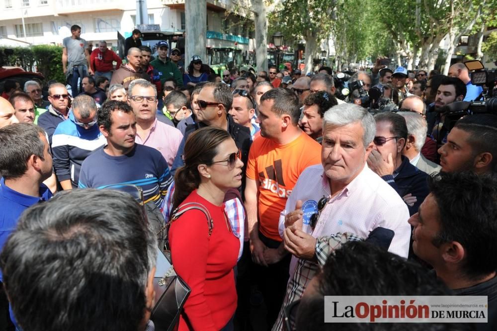 Los tractores se marchan de Murcia después de 29 horas