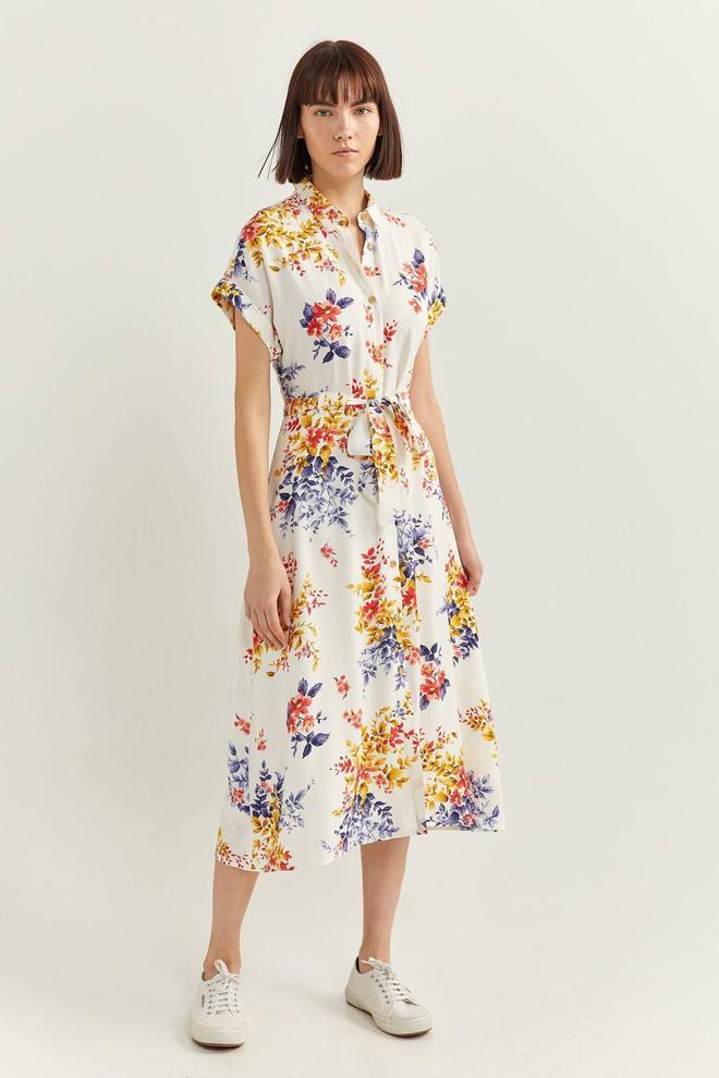 Vestido camisero flores (Precio: 35,99 euros)