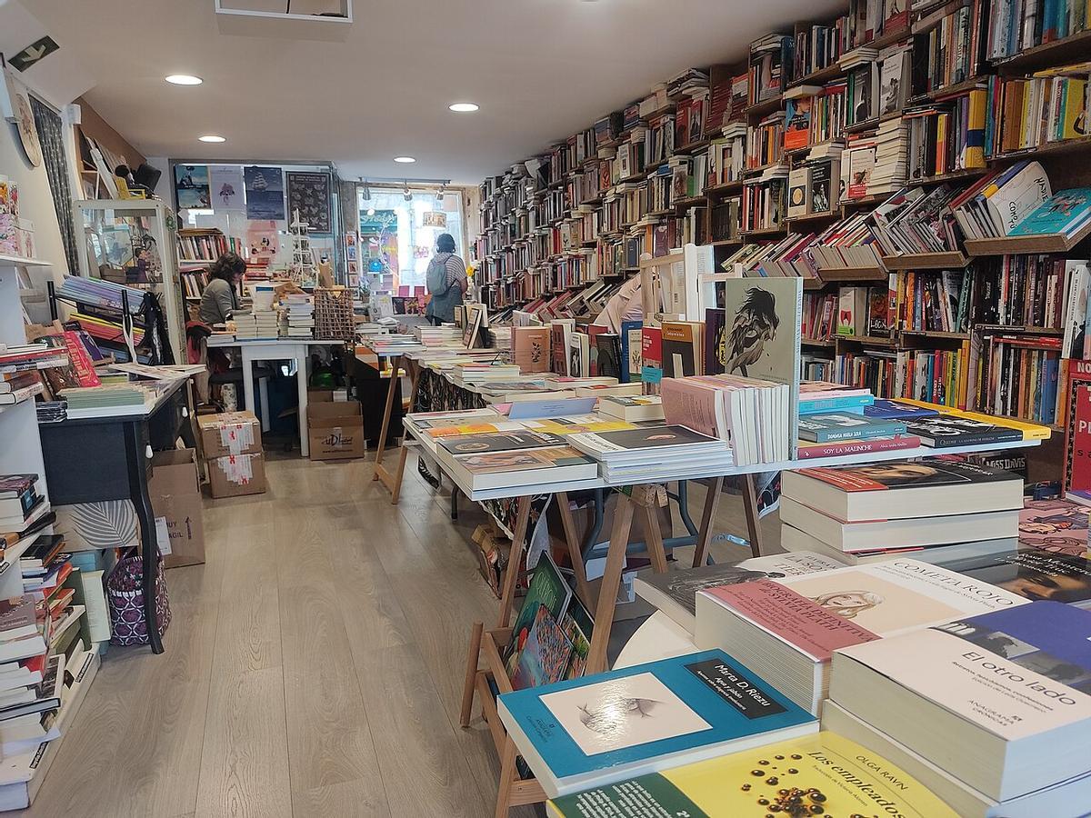 Interior de la librería Lila de Lilith