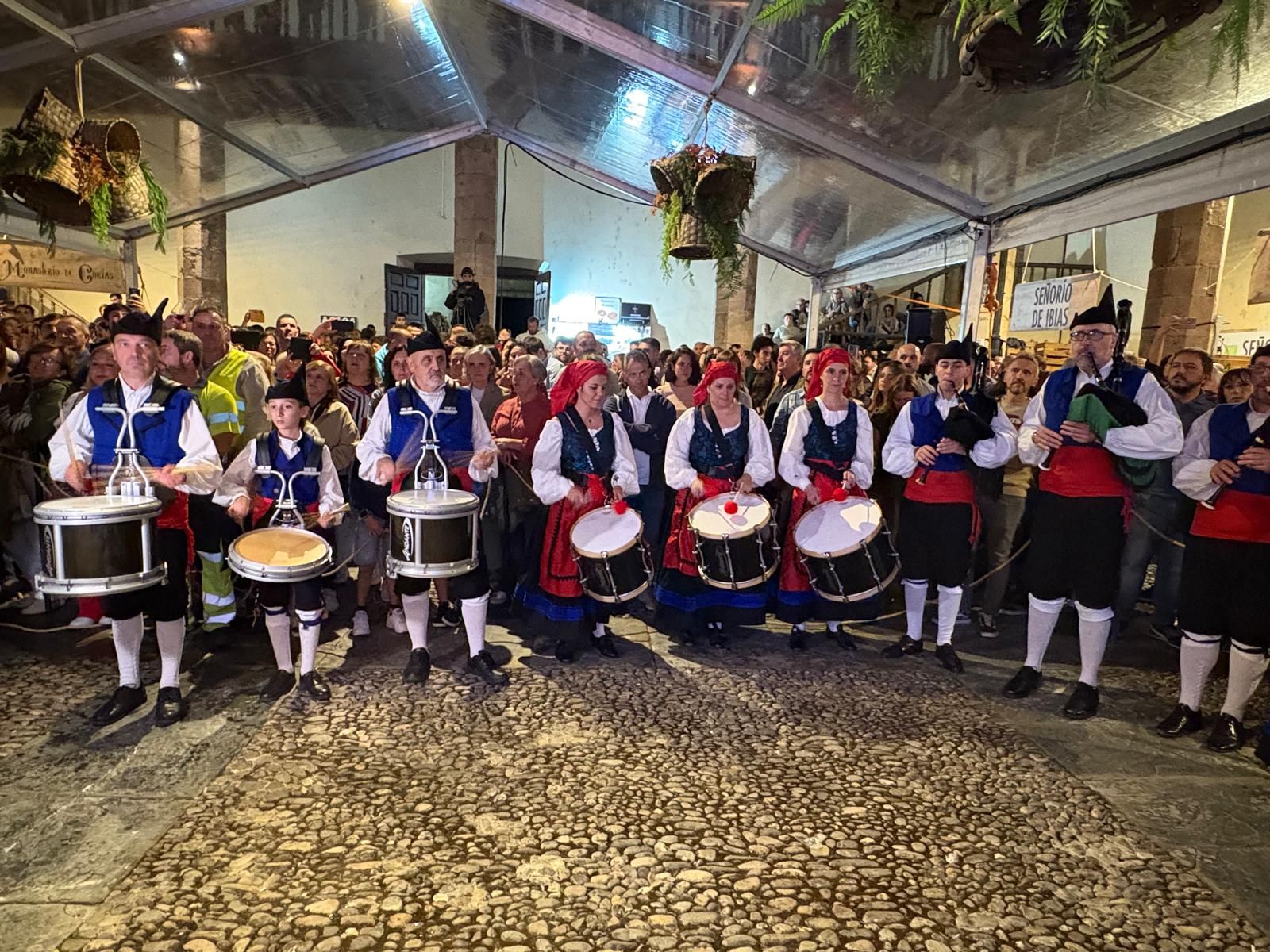Así se vivió la recreación histórica de la pisada de la uva en la Fiesta de la Vendimia