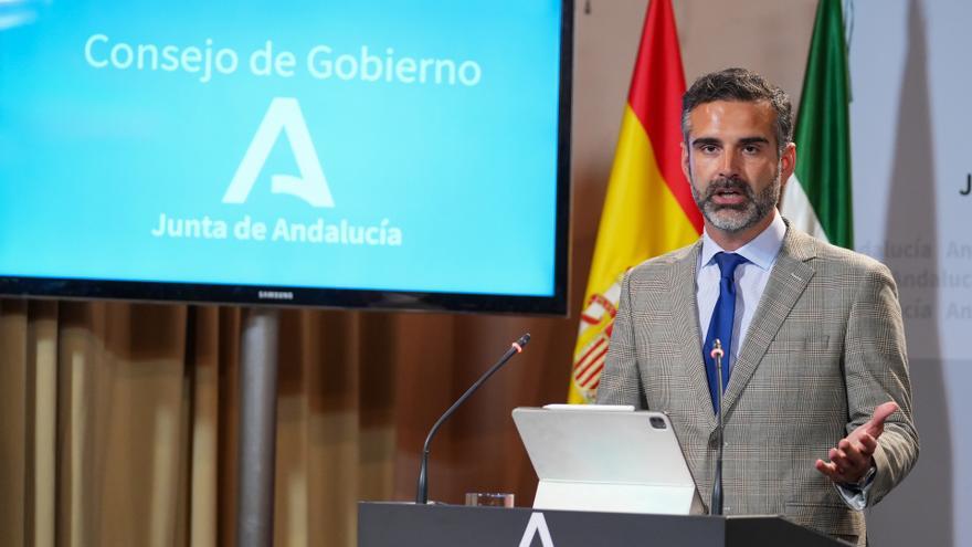 El consejero de Sostenibilidad, Medio Ambiente y Economía Azul y portavoz del Gobierno, Ramón Fernández-Pacheco, comparece en la rueda de prensa posterior al Consejo de Gobierno.