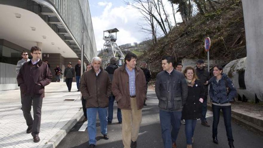 Javier Fernández, durante su visita a El Entrego.