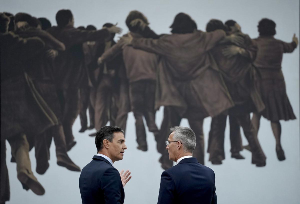 Sánchez i Stoltenberg exhibeixen la unitat de l’OTAN, però amb Finlàndia i Suècia encara vetades