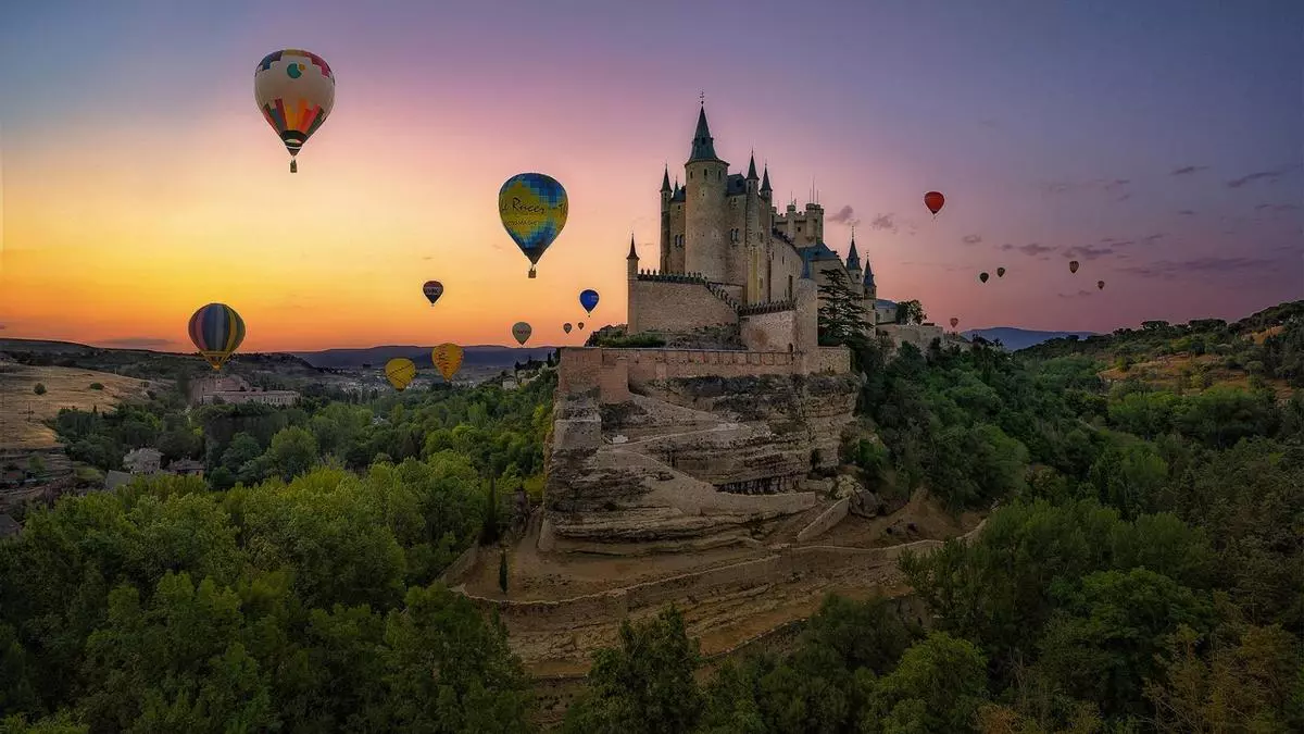 La mejor ciudad de España para montar en globo: amurallada y con algunas de las construcciones más famosas de la arquitectura