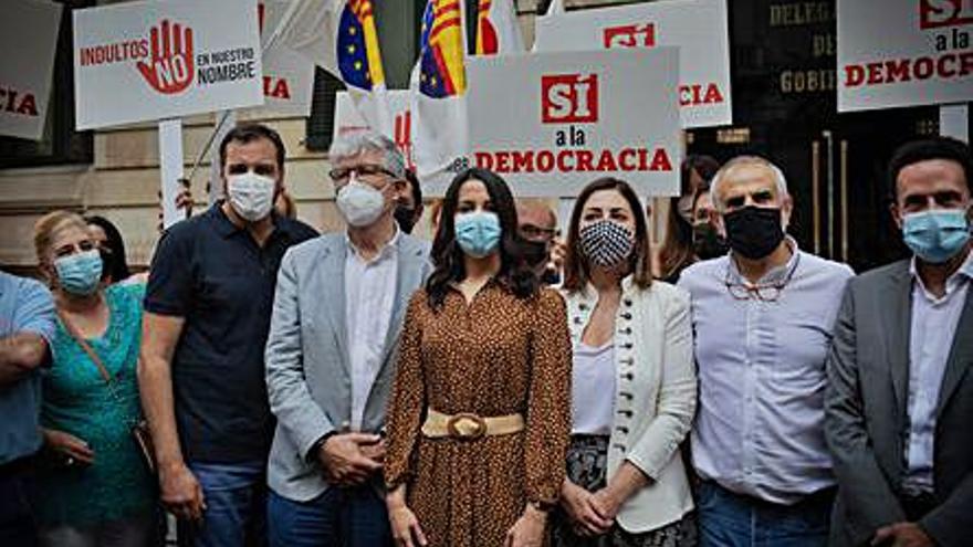 Líders de PP i Cs, a la protesta. | DAVID ZORRAKINO