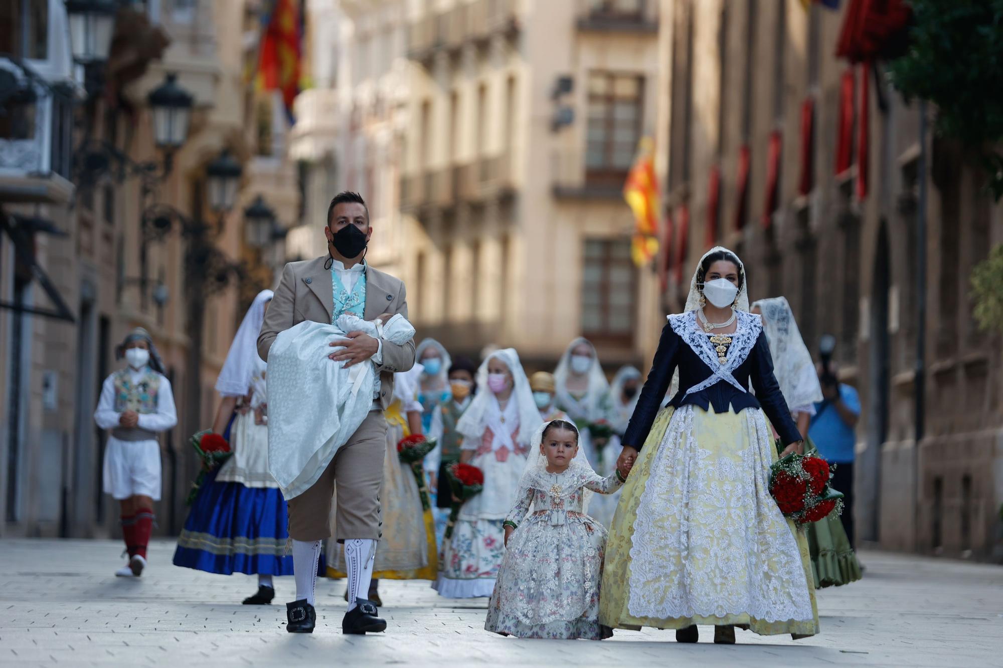 Búscate en el segundo día de Ofrenda por la calle Caballeros (entre las 18.00 y las 19.00 horas)