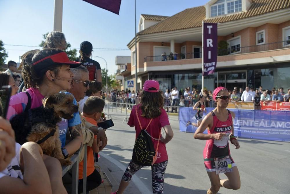 Llegada a la meta del Triatlón Villa de Fuente Álamo