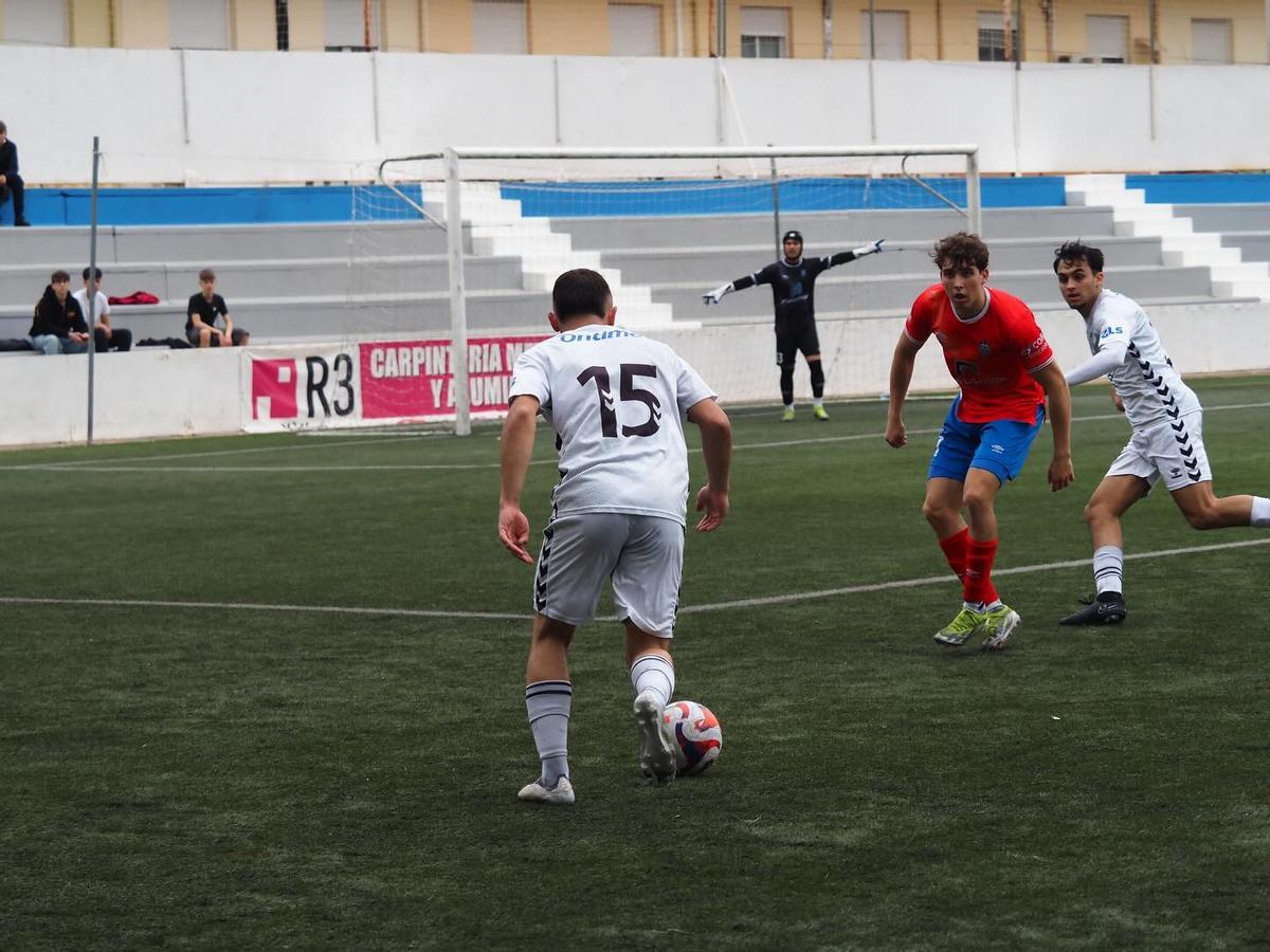 El Olímpic en el partido ante el Rayo Ibense, en la Murta.
