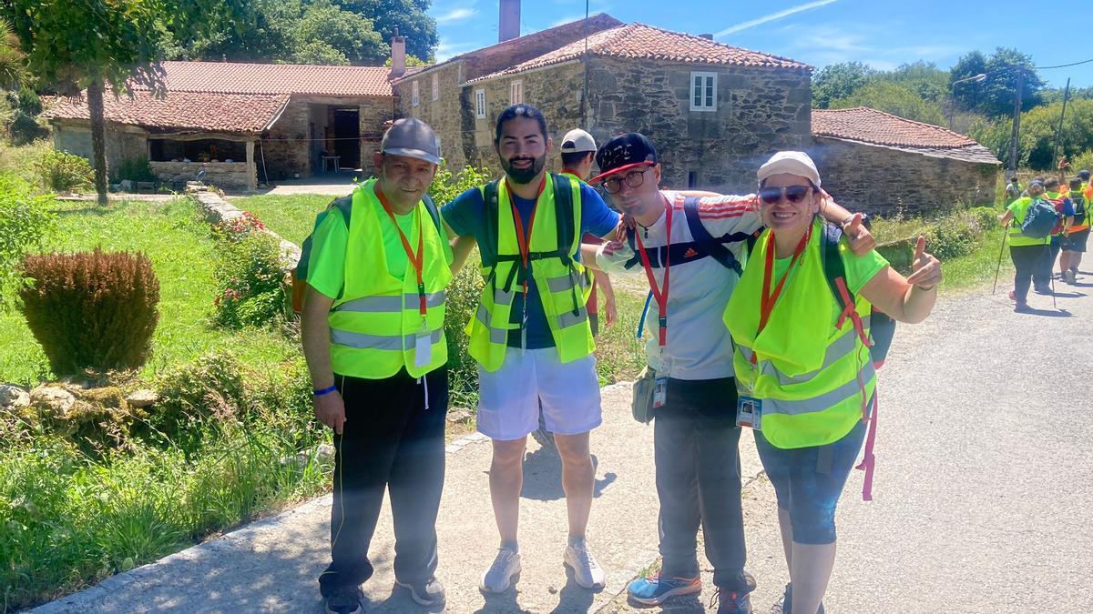 Participantes en el Camino, en un momento de su recorrido.