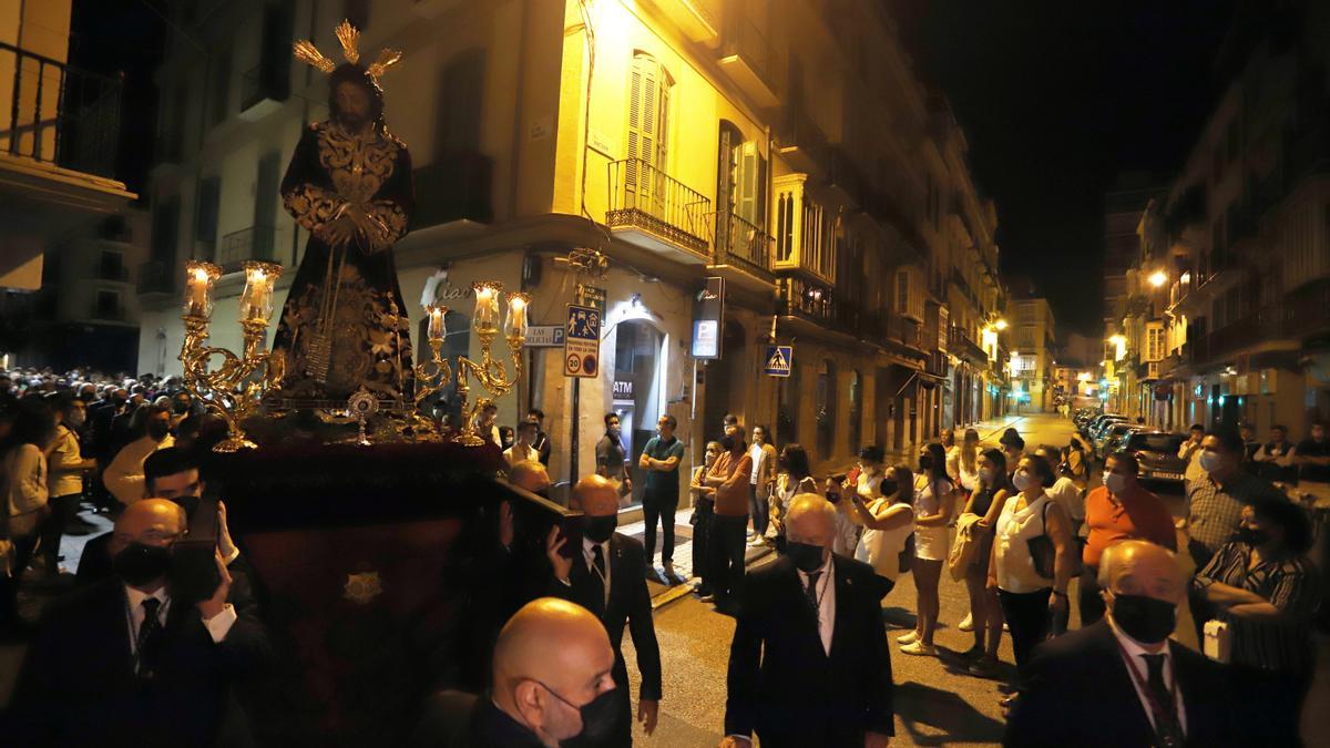 Madrugada de traslados para la veneración 'El Verbo Encarnado' en la Catedral