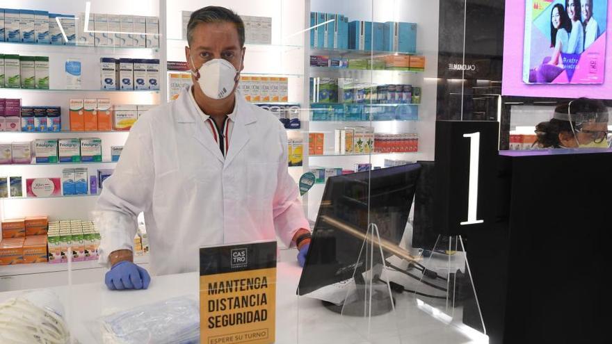 Ignacio Castro, responsable de la farmacia Castro, en Fernández Latorre.