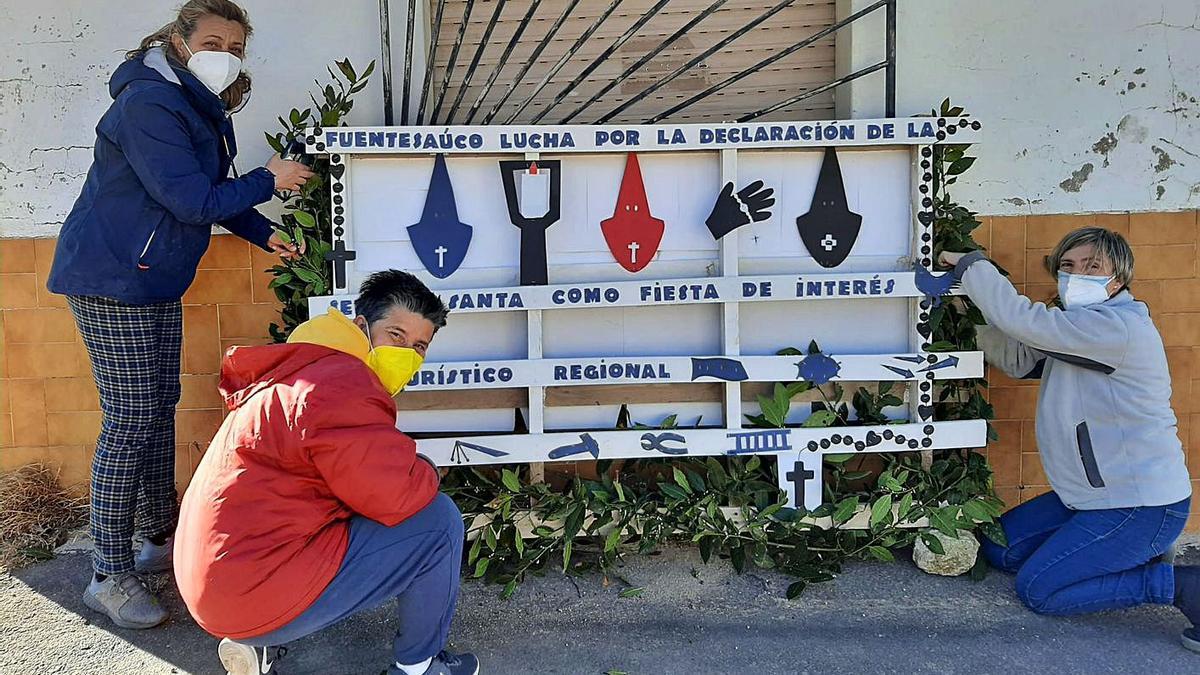 Panel reivindicando el reconocimiento de la Semana Santa de Fuentesaúco. | Cedida