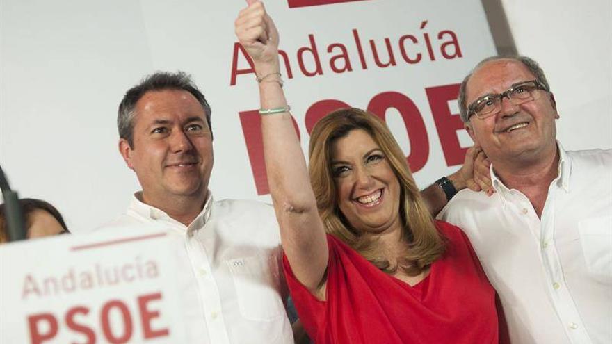 El PSOE derrota al PP, que pierde sus mayorías absolutas en las capitales