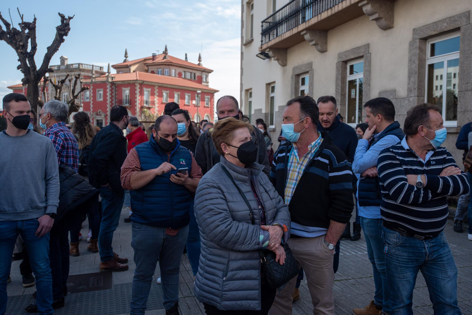 Concentración de ganaderos ante la Delegación del Gobierno en Galicia