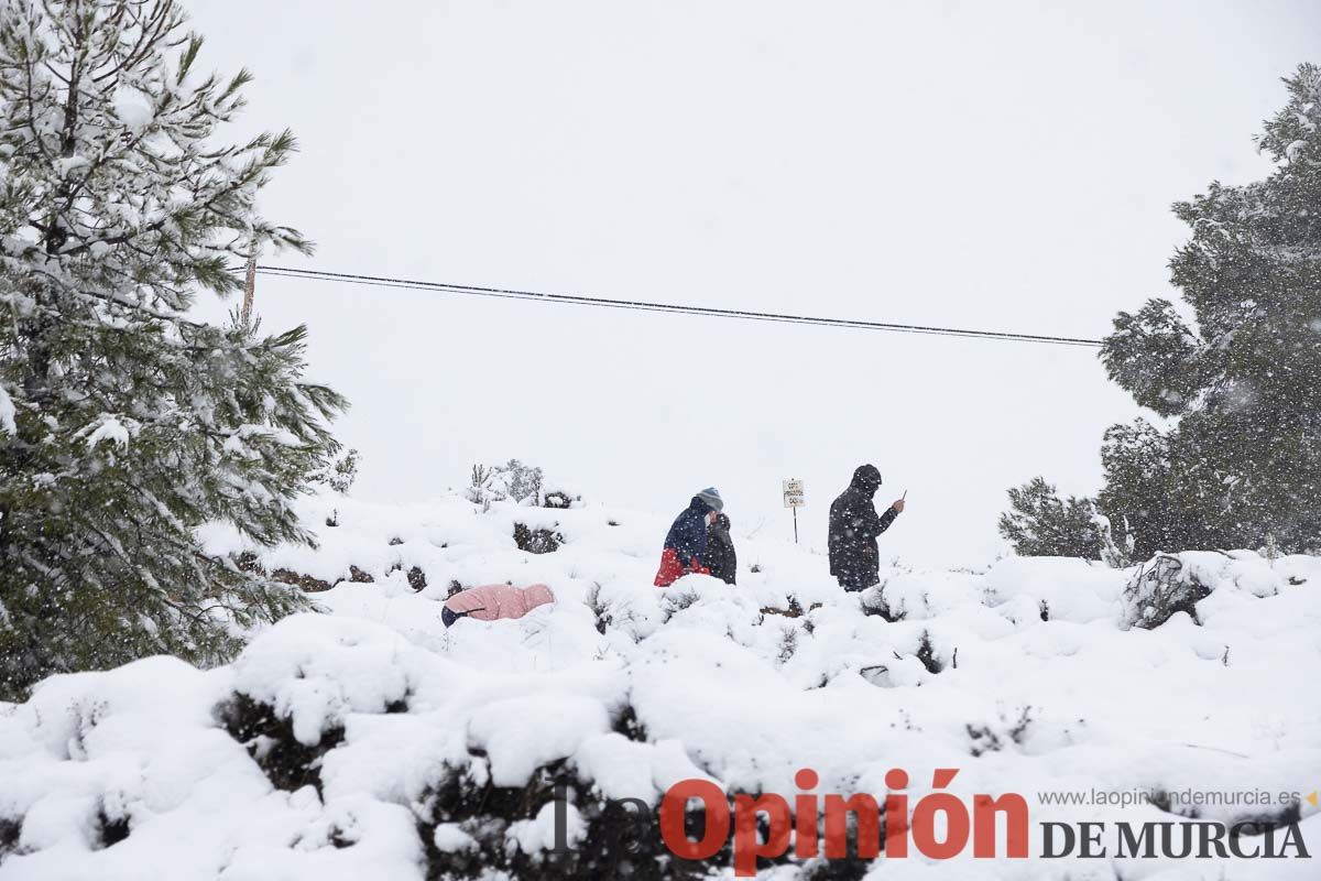 Continúa la nevada en las zonas altas de la comarca del Noroeste