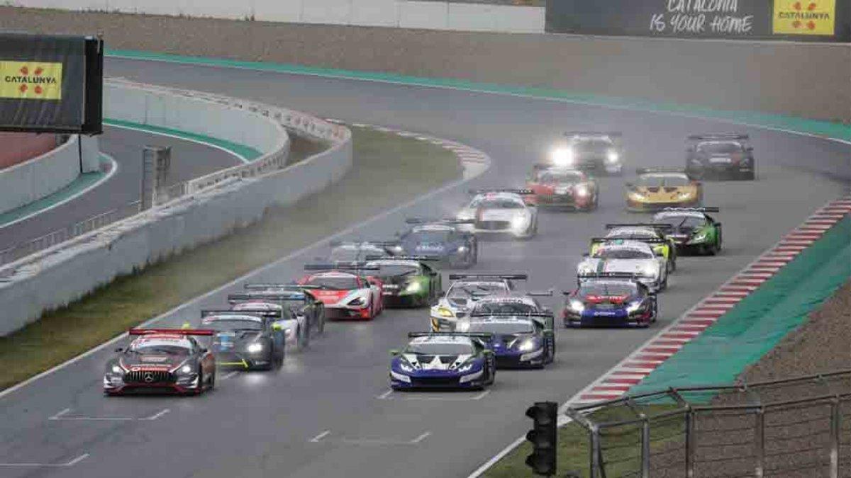 El International GT Open completó una intensa jornada en el Circuit