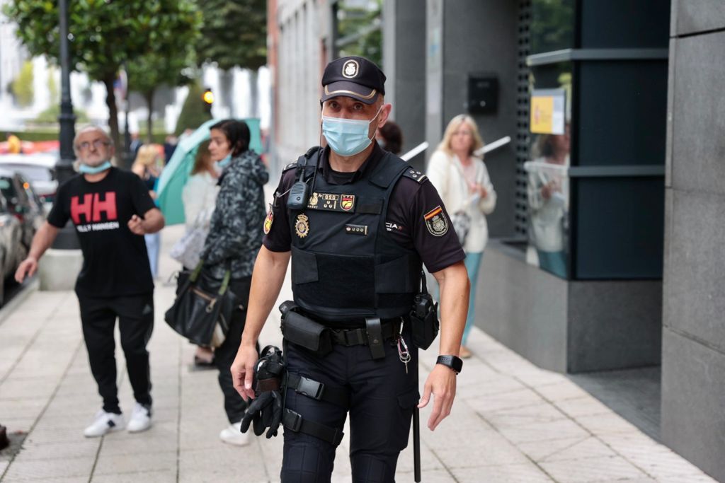 Amenaza de bomba en Oviedo: desalojan el Centro Cívico y acordonan la zona