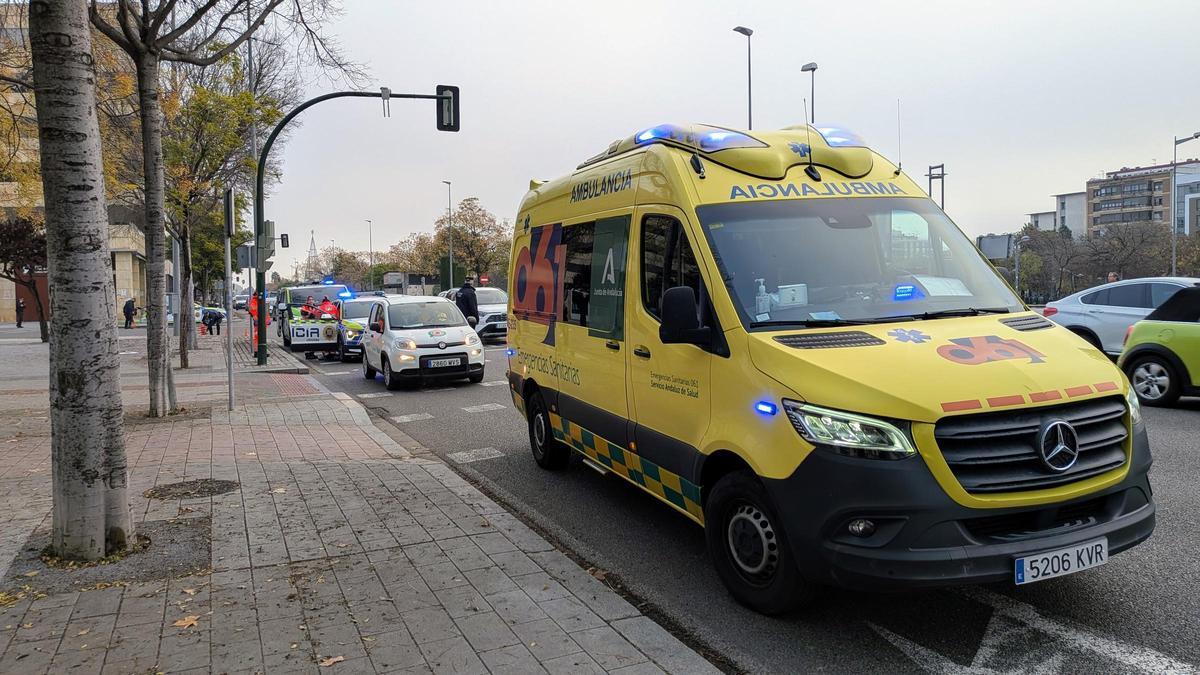 Ambulancia del 061 en el lugar del siniestro.