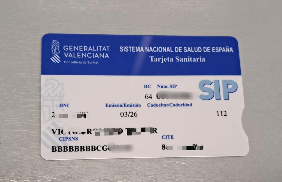 La tarjeta SIP toma el azul corporativo de la Generalitat.