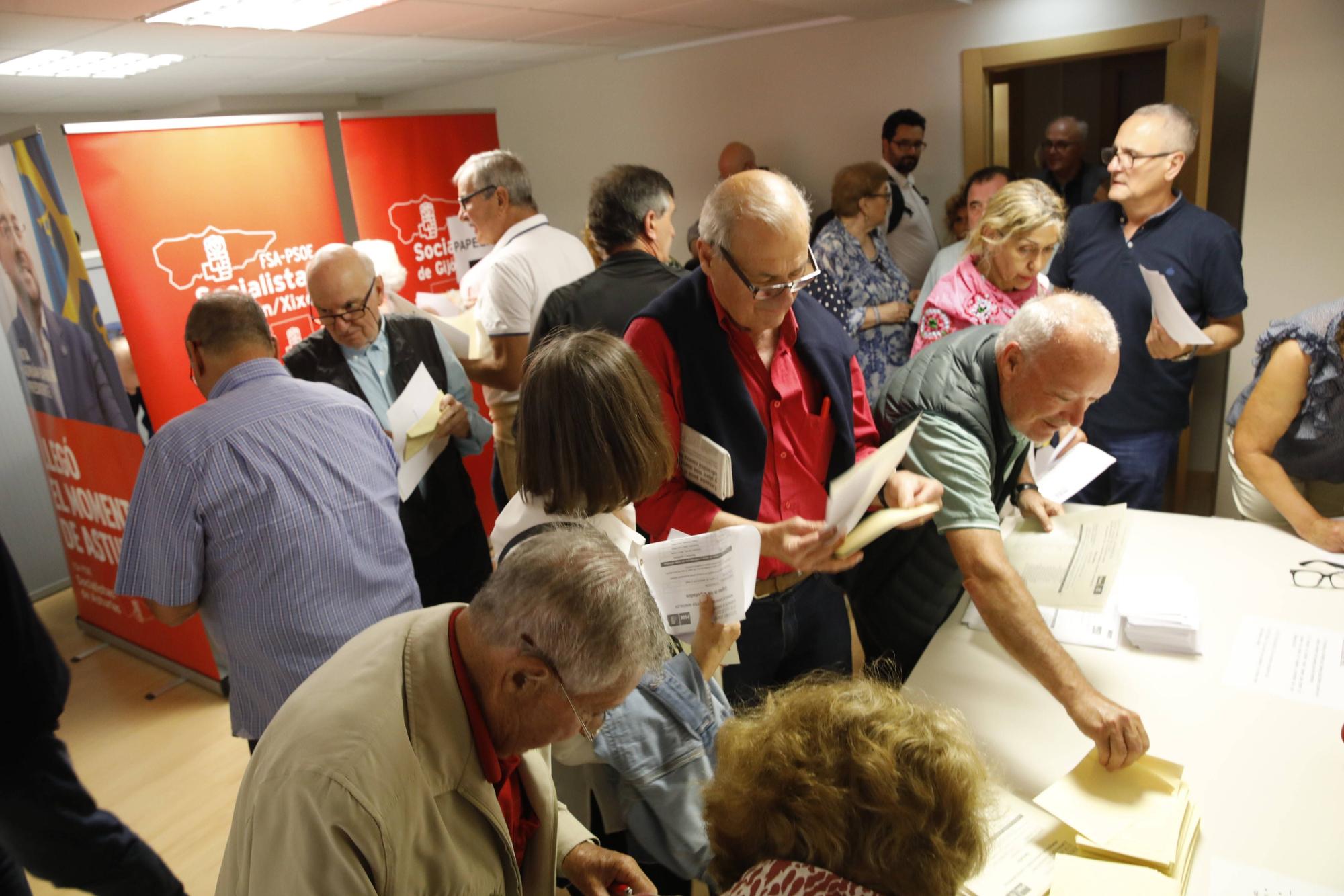 En imágenes: El PSOE pide transparencia en las negociaciones que tengan Foro, PP y Vox para la Alcaldía de Gijón