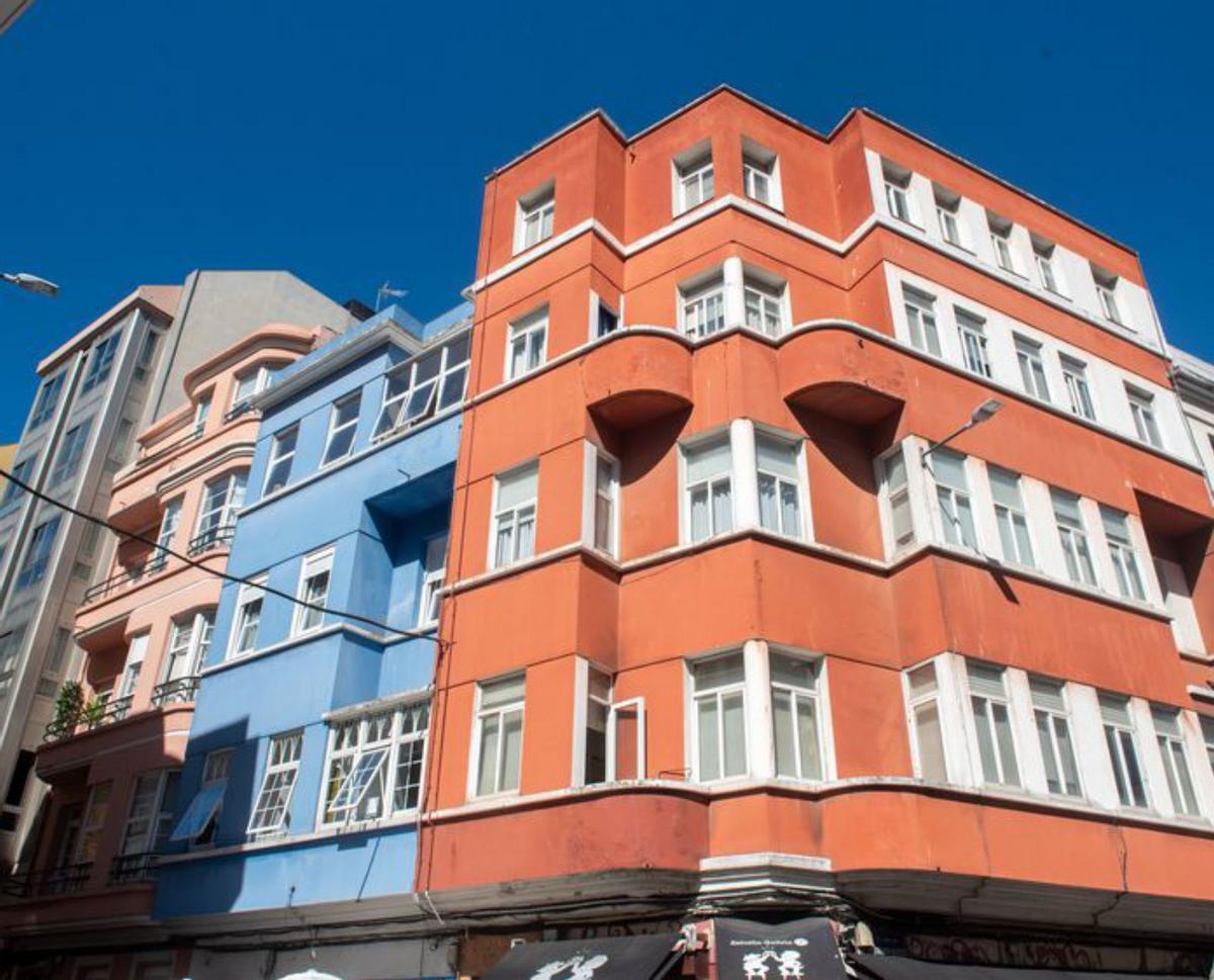 Edificios de Antonio Viñes, 2, 4 y 6. | C. /R. A.