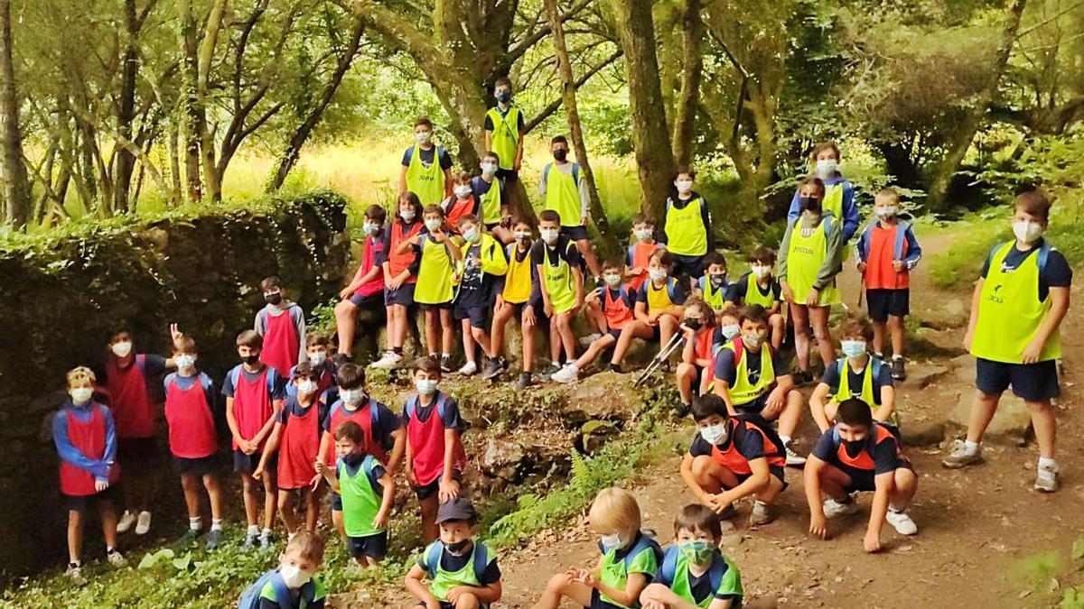 Ayer tocó realizar la Ruta da Pedra e da Auga, un descubrimiento para muchos.  | // FDV